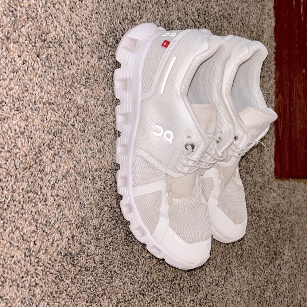 Adorable running shoes great for tennis basketball and various other reasons!!🥹